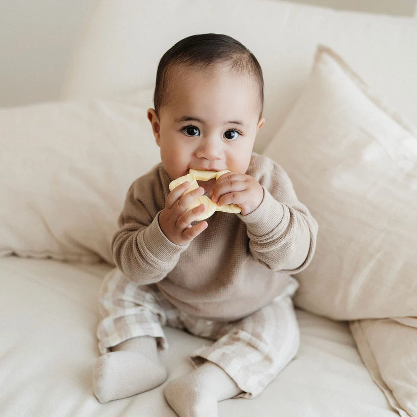 Bo & Ko Whetū Teether Lemon