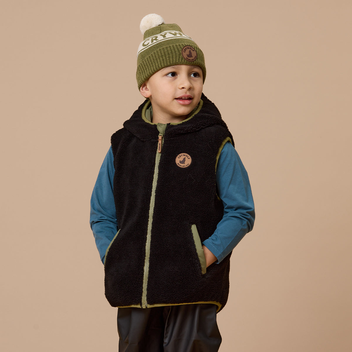 Crywolf Reversible Yeti Vest Fern | Black