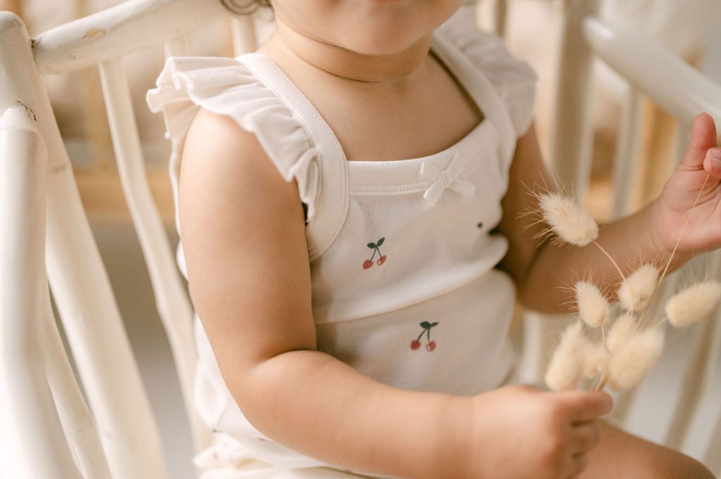 Aster & Oak Cherry Ruffle Set Natural