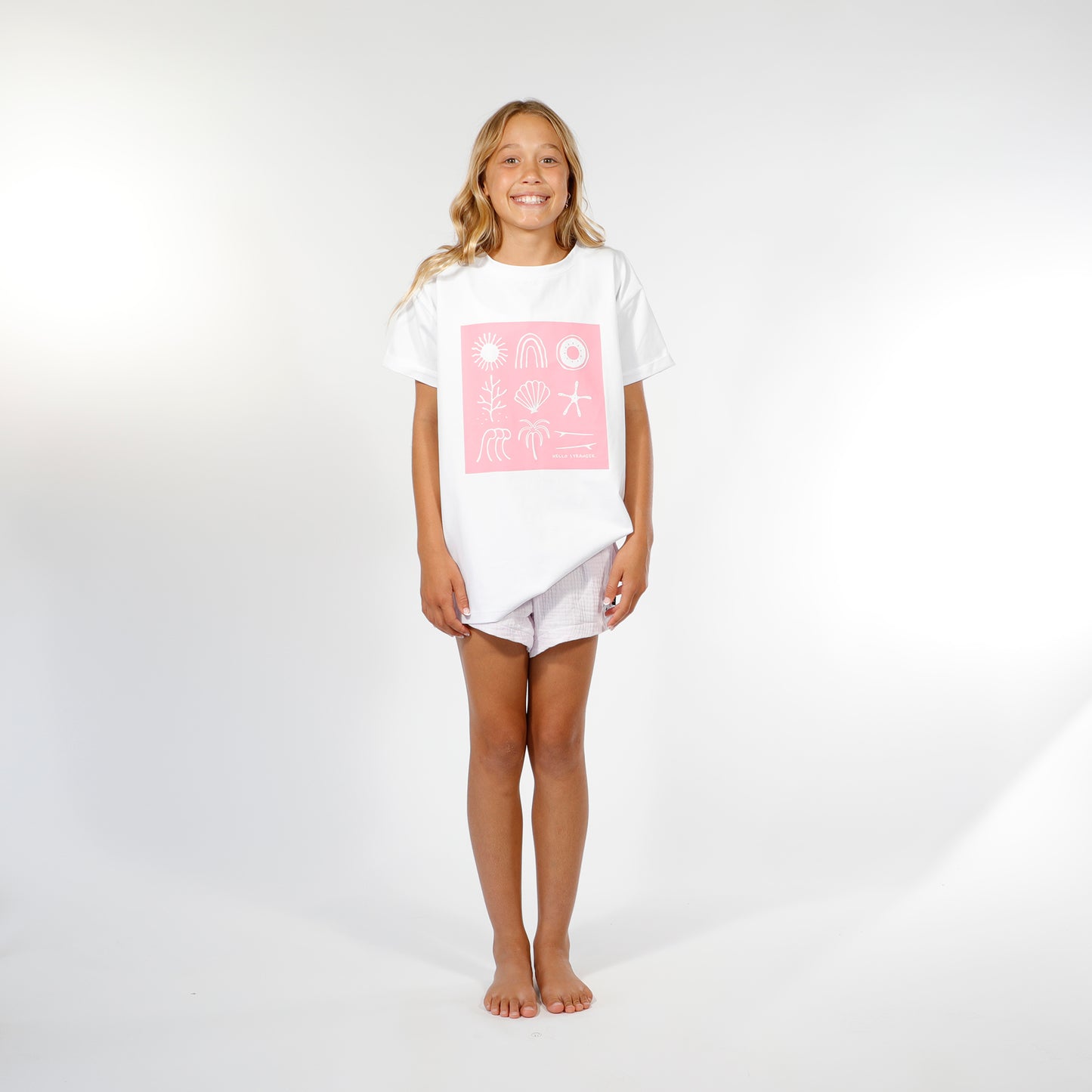 Hello Stranger Sea Shell Bailey Tee White | Pink