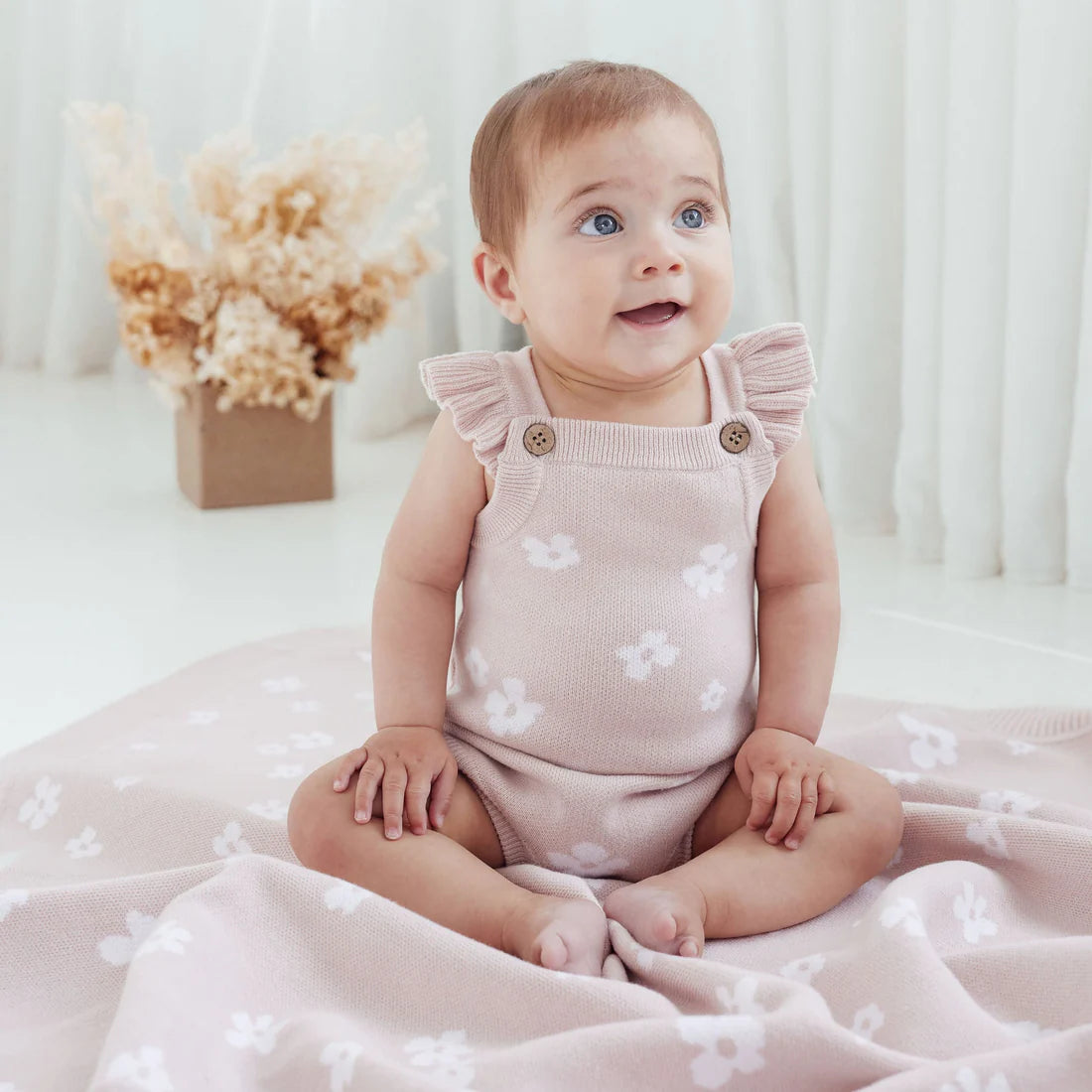 Aster & Oak Pink Knit Flower Blanket Violet