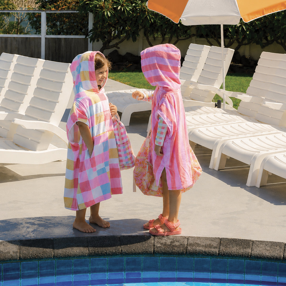 Crywolf Hooded Towel Pop Gingham
