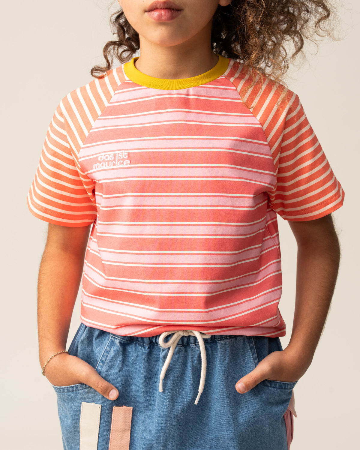 Das Ist Maurice Raglan T-Shirt | Coral