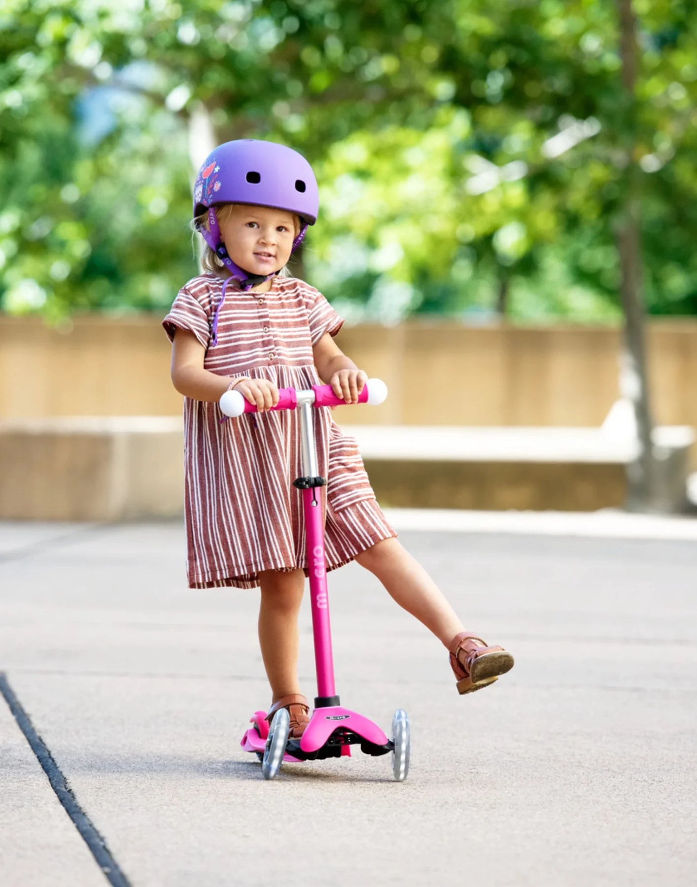 Micro Scooter Mini2Grow Deluxe Magic LED Scooter Pink