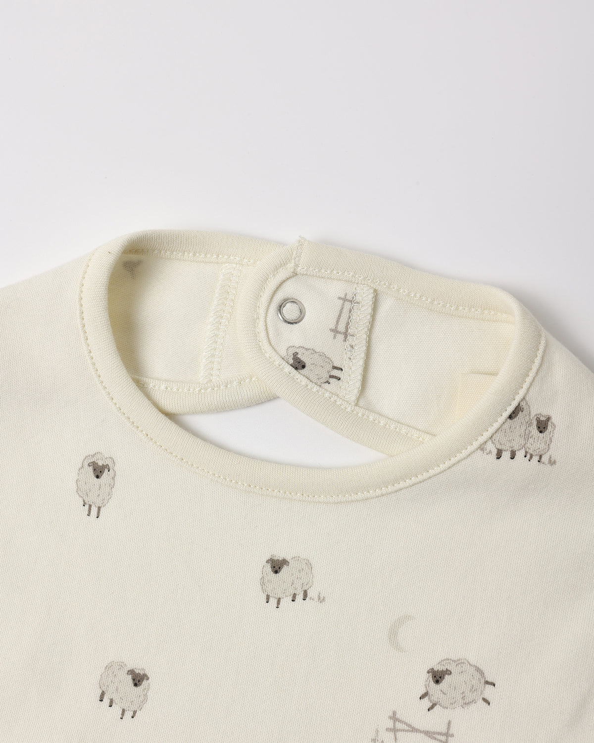 Quincy Mae Jersey Snap Bib, 2 pack | Sheep + Cloud Stripe