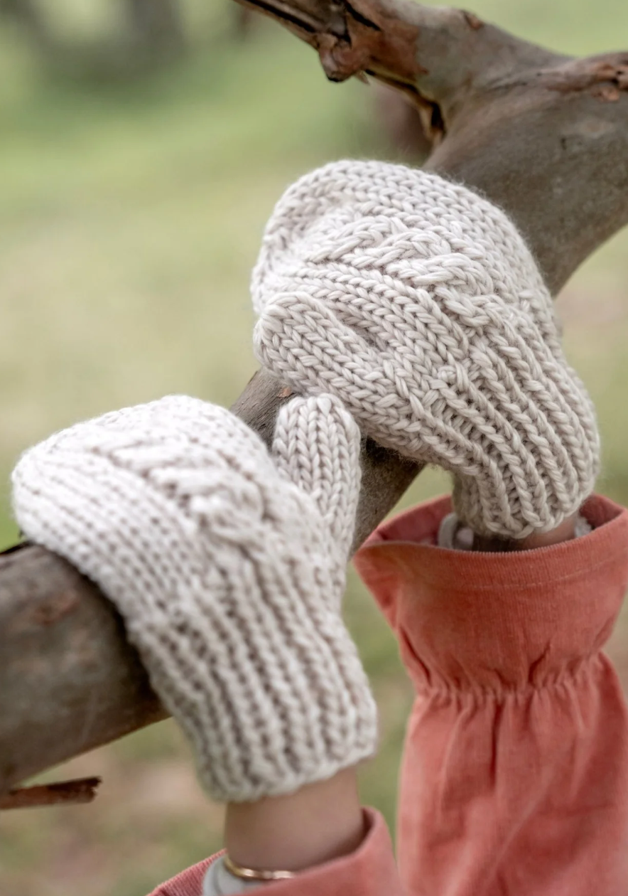 Acorn Free Spirit Mittens Natural